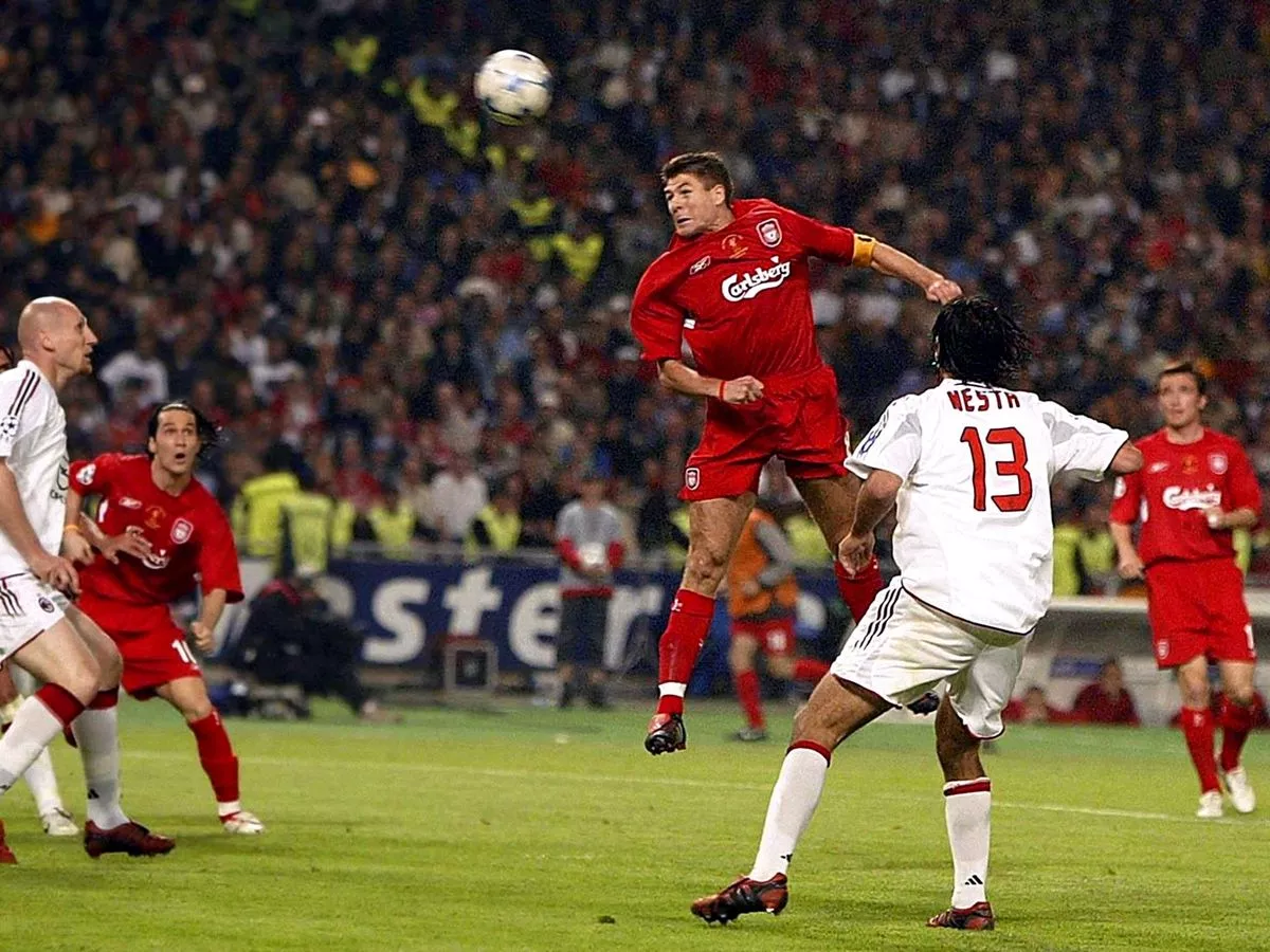 ปาฏิหาริย์อิสตันบูล 2005 Steven Gerrard ชูถ้วย UCL ที่อิสตันบูล